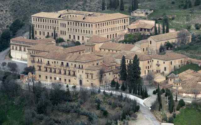 Visit to the Sacromonte Abbey | Spanish School Delengua