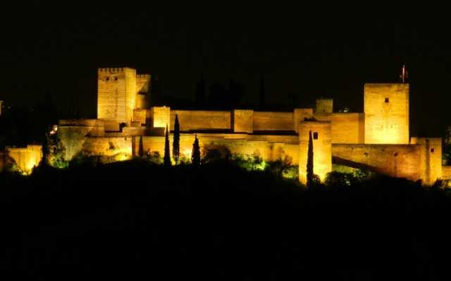 alhambra delengua granada noche